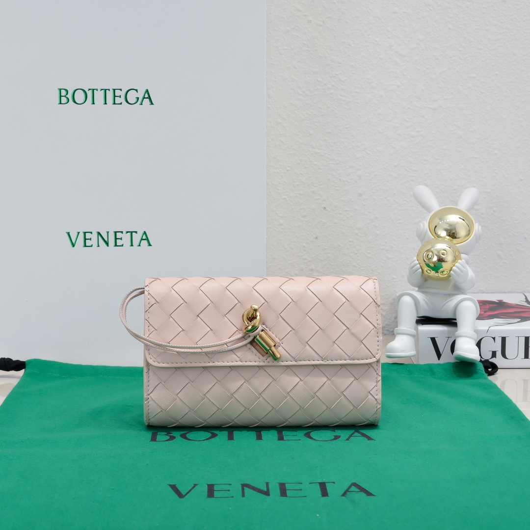 Bottega Veneta Clutch Bags